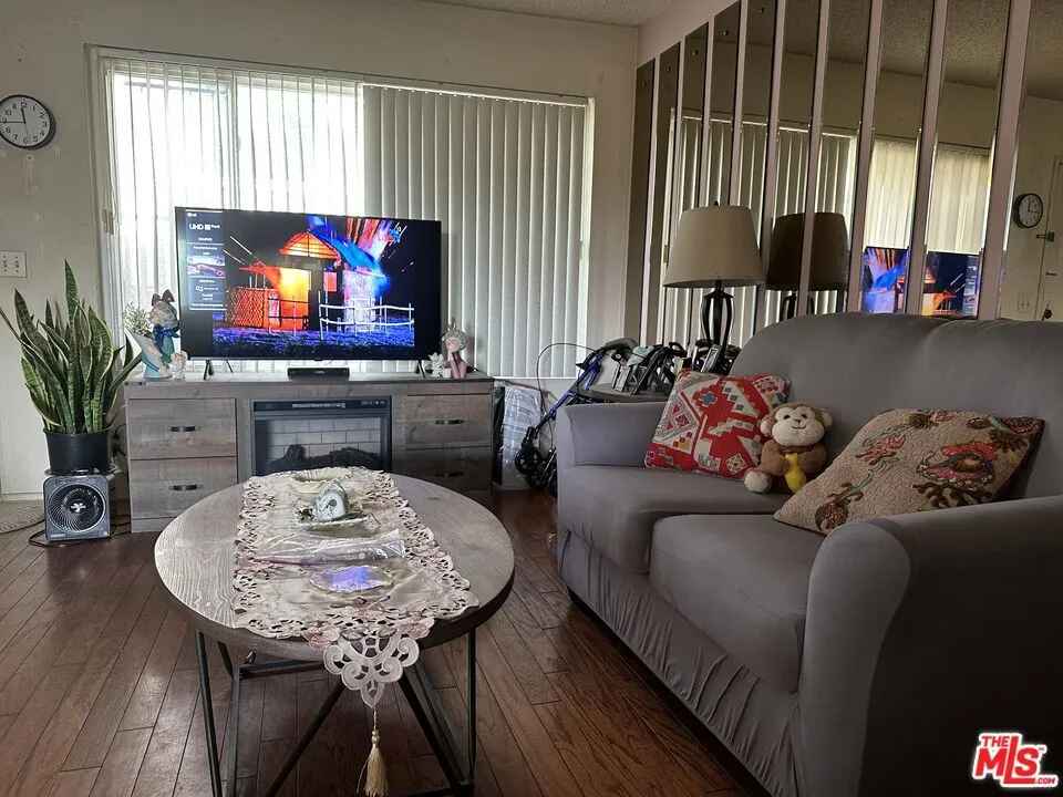 720 Waterloo Street 4, Los Angeles, California 90026 home-pic-10